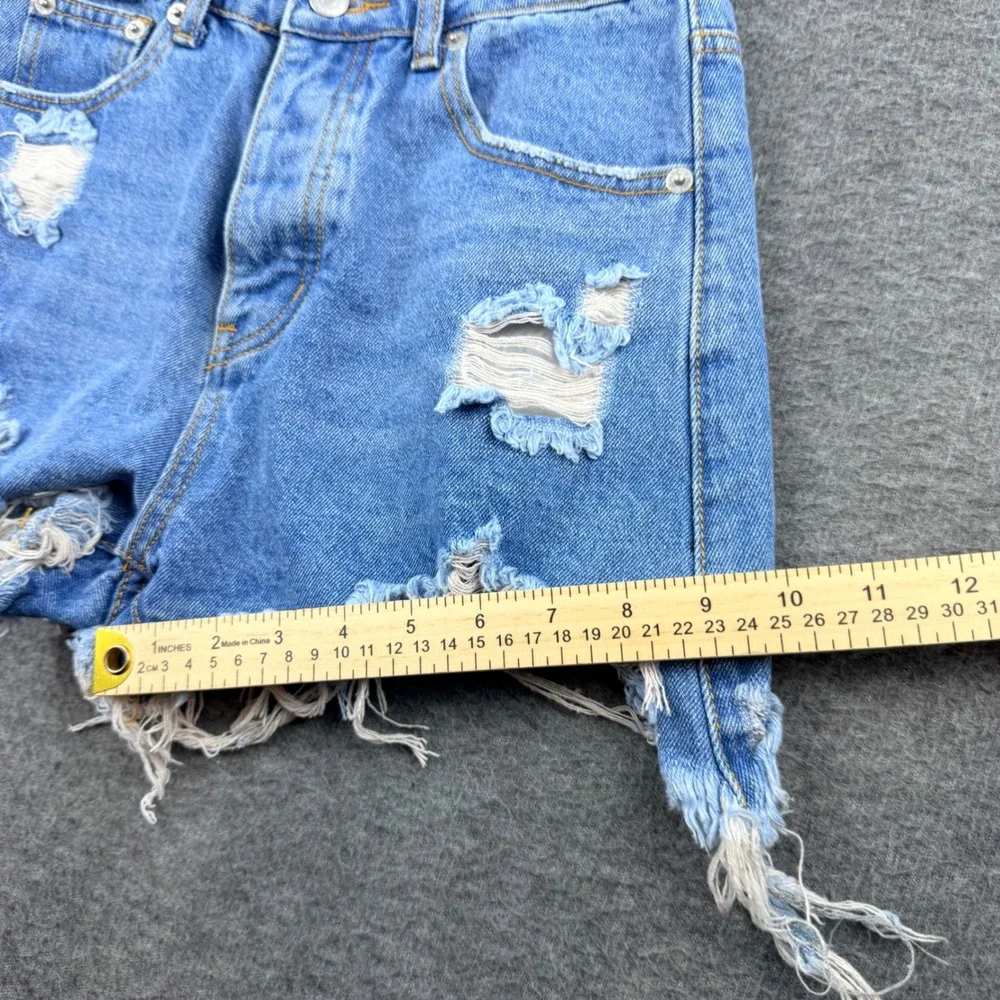 Signature 8 Distressed Denim Shorts Womens Size S Blue High Waisted Frayed Hem‎